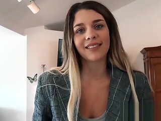 Gabbie Carter - PropertySex Highly Recommended Real Estate Agent Tours House