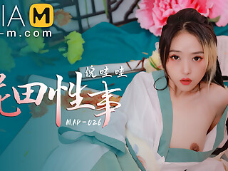 Flower Filed Sex MAD-026/ 花田性事 - ModelMediaAsia