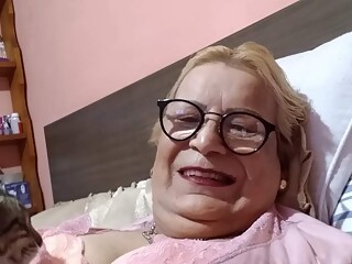 75 year old Angela achieves rich orgasms A good masturbation