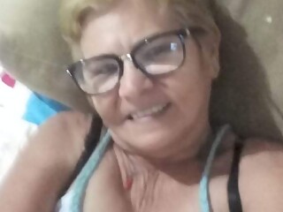 75 year old lady Olys likes to fuck and feel the cock inside her