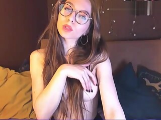 Sexy Girl With Glasses Looks Nice On Cam