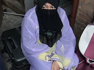 Caught a muslim refugee in my moms basement - she let me fuck her asshole