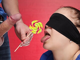 TASTE GAME &ndash; I sucked lollipops and then a surprise awaited me