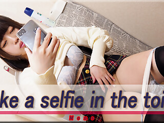 Take a selfie in the toilet - Fetish Japanese Video
