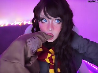 Harry Potter - Asmr ❤️ Hermione Kissing The Sorting Hat ( Hermione Granger Cosplay