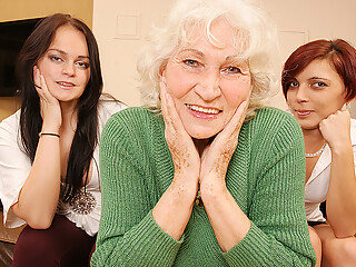 Three Old And Young Lesbians Have Great Sex - MatureNL