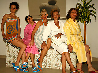 Naked Mature Women Relaxing And Unwinding - MatureNL