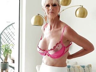 Meet Foxxxy, a 60-year-old wife, MILF and GILF with big tits