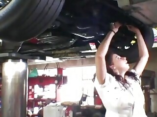 Vintage Gianna Michaels big tits at the car shop