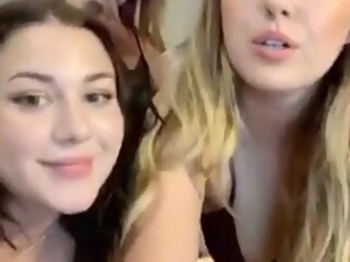 Three Thots Shaking Ass On Periscope