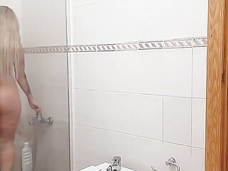HOT STEP MOTHER FUCKED AND CUM IN THE BATHROOM AFTER SHOWER BY STEP SON