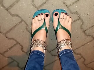 Feet Lover In Sexy Platform Flip Flops