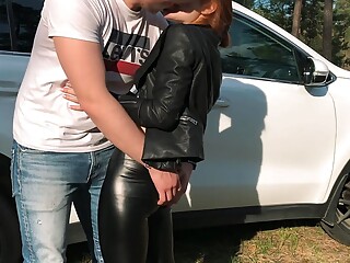 Lover was taken into the forest from prying eyes and fucked well
