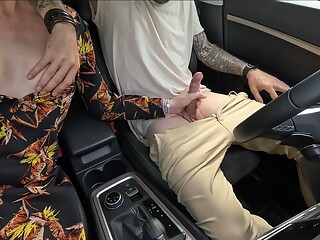 Outdoor HandJob with Cumshot in Car At Busy Park !