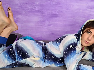 Stunning Aradia In A One-Piece Hooded Pajama And Purple Slippers - Amateur Foot Fetish 3D Porn Solo