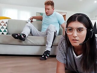 REALITY KINGS - Slutty Eliza Ibarra Is So Eager To Help Her Roommate&#039;s Bf With His Big Bone